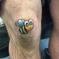 Cute-Bumble-Bee-Tattoo-on-Knee.jpg