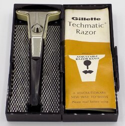 Vintage_Gillette_Techmatic_Safety_Razor_With_Adjustable_Razor_Band_Cartridge,_Made_In_USA,_Dat...jpg