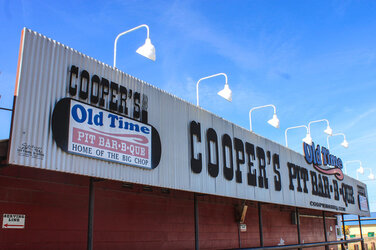 coopers-pit-bar-b-que-in-llano-737959059.jpeg