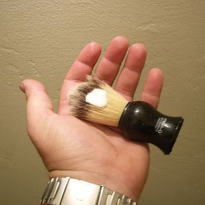 Men-U cream and synthetic brush