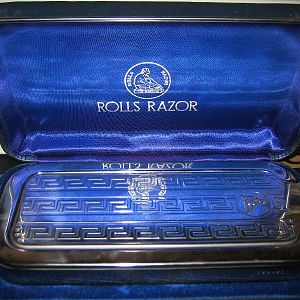 New rolls razor