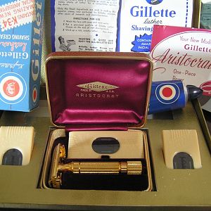 NOS 1948-1950 gillette aristocrat gift set