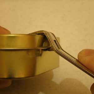 Opening tin