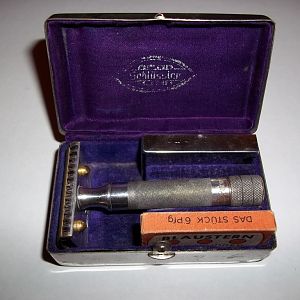 A very Rare Schlüssler-ASAR ASAN Razor