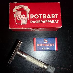 A NOS Rotbart Mond-Extra No. 15 Set