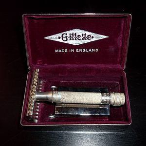 A Gillette English NEW No. 88 Set