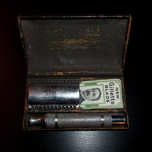 An English Gillette Goodwill Set, probably an Empire Set