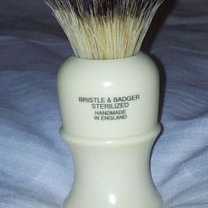 Vulfix Mayfair Badger/Boar combo brush