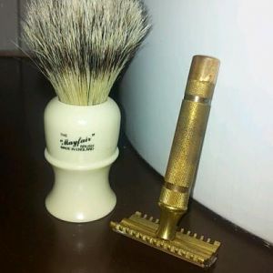 Vulfix Mayfair Badger/Boar combo brush