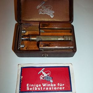 A 1920s Rotbart Mond-Extra Luxery Set with Original Instructions