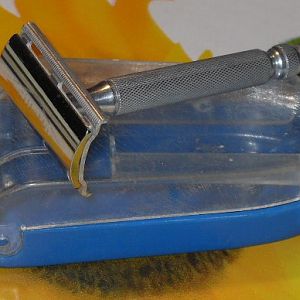Gillette Tech (Made in England - Plastic Box)