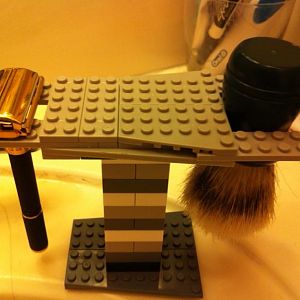 Lego brush and razor stand v3