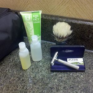 Travelling shave kit
