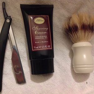 Cheap Shavette, Cheap brush, Good cream!