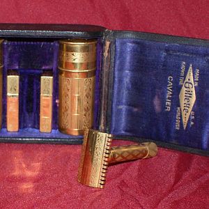 1928 Gold Deluxe Cavalier Set