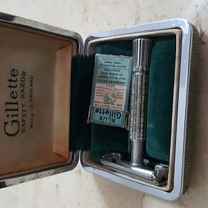 Gillette SS DE 1964 with President case