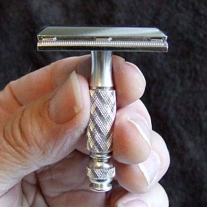 Gillette Travel Tech side view