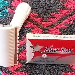 Phoenix Bakelite Open Comb Slant + Silver Star blade