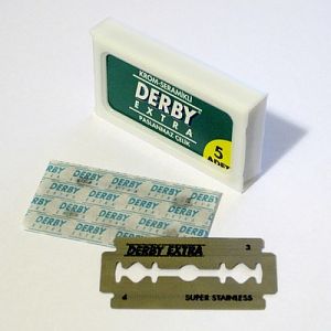 Derby Extra - Five-Blade Box and Two Blades