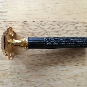 1938-1945 black handled gold Gillette Tech 4