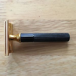 1938-1945 black handled gold Gillette Tech 3