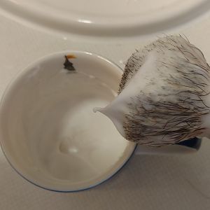 Lather with T&H Sandalwood