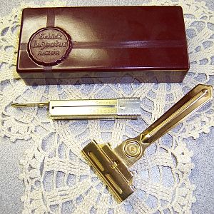 Gold Schick Injector 1935 First Year Type-D Razor-Clip- Case