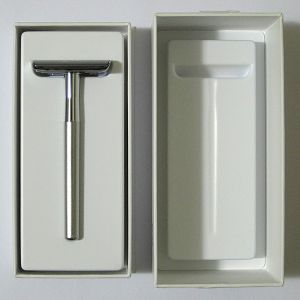 Bevel - Box - Opened for Razor