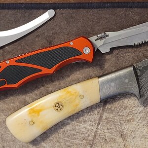 Hunting knives