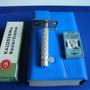 Pictures of a German made Gillette razor