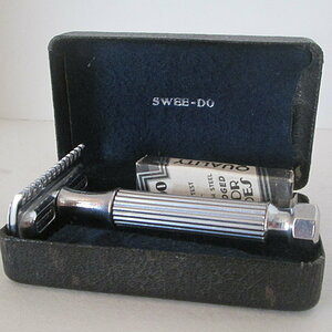 Swee-Do Razor Set